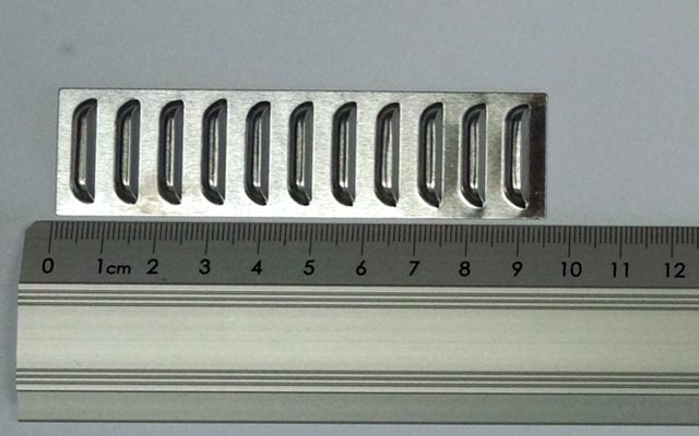 JTL:58021:Lueftungsschlitze-95x25-2-Stk-KR70018_b_2