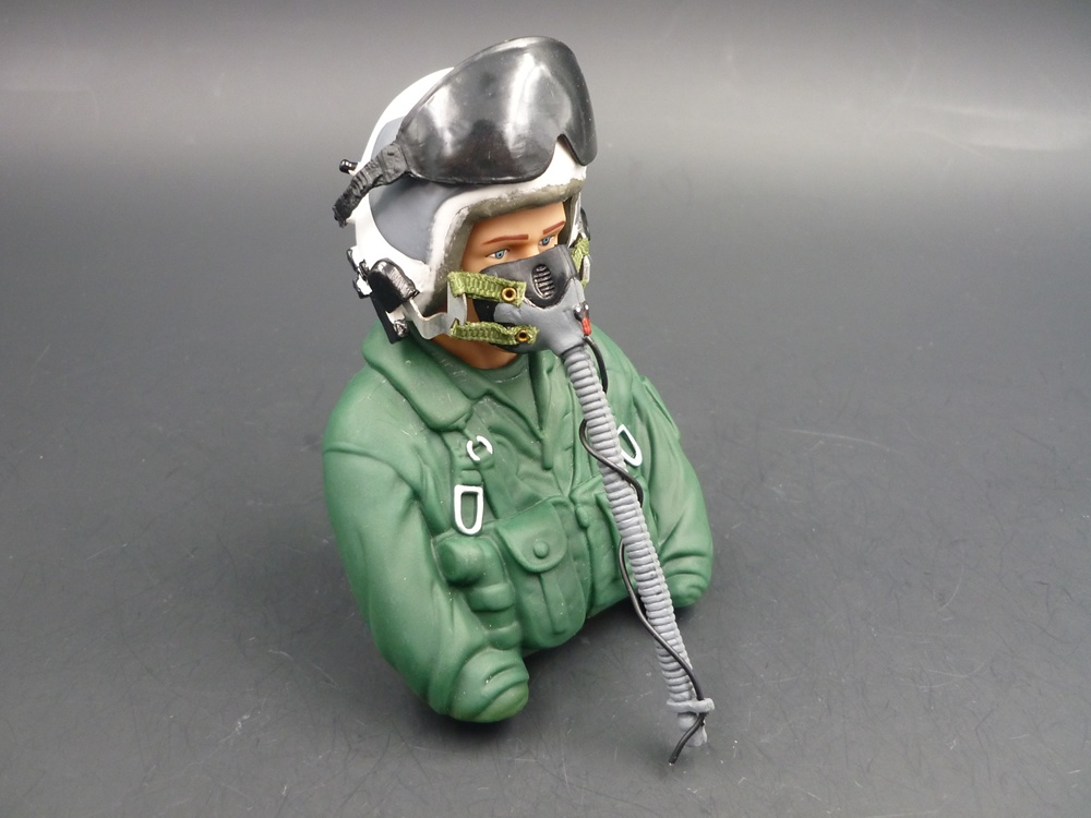 Pilotenbüste Jetpilot 1/6 mit Helm und Brille, bemalt