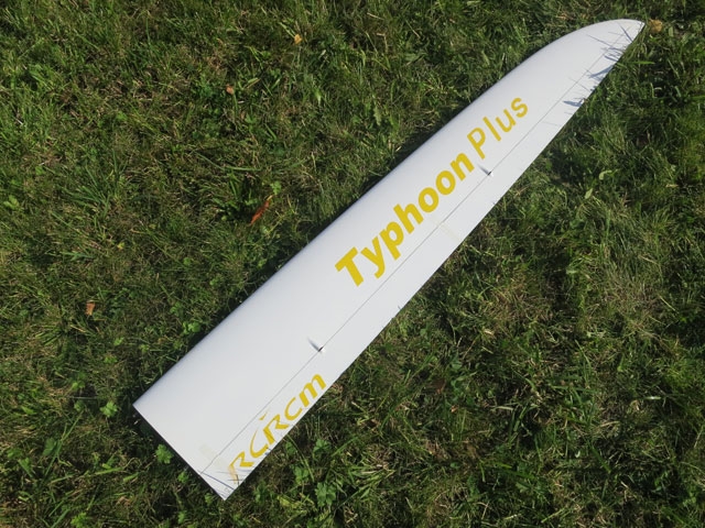Flügel Rechts RCRCM Typhoon Plus CFK Weiss/Gelb