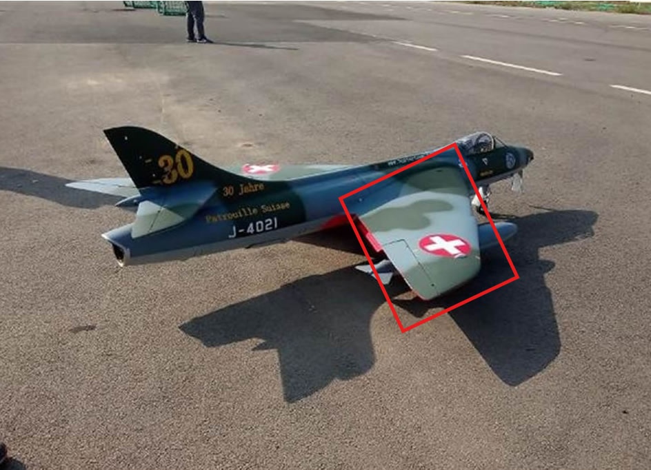 TopRC Fläche rechts Hawker Hunter 1:5.8 Swiss Colour 69,7"