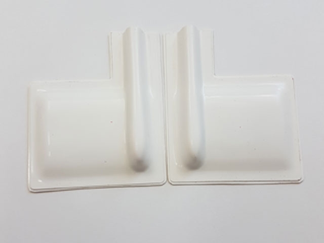 Servoabdeckungen 60x50 L/R mit Gestängeschutz Weiss zu RCRCM Modellen 2Stk.