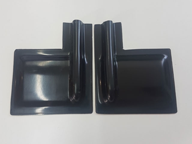 Servoabdeckungen 60x50 L/R mit Gestängeschutz Schwarz zu RCRCM Modellen 2Stk.
