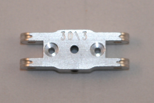 Mittelteil MADE 30 mm, für Blatthals 6mm, Bohrung 3mm zu HE Spinner