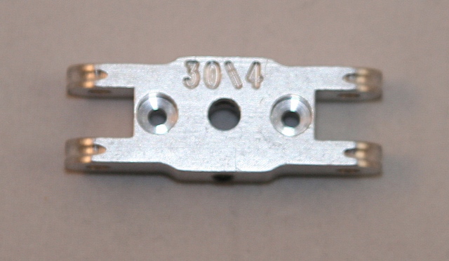 Mittelteil MADE 30 mm, für Blatthals 6mm, Bohrung 4mm zu HE Spinner