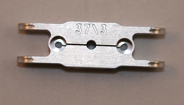 Klemm-Mittelteil  37mm, Bohrung 3mm zu HE Spinner