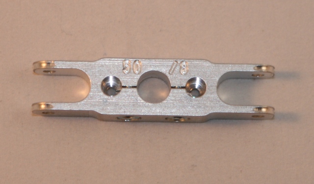 Klemm-Mittelteil 50mm, Bohrung 8mm zu HE Spinner