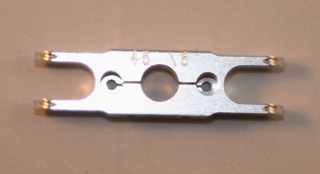 Klemm-Mittelteil 45mm, Bohrung 8mm zu HE Spinner