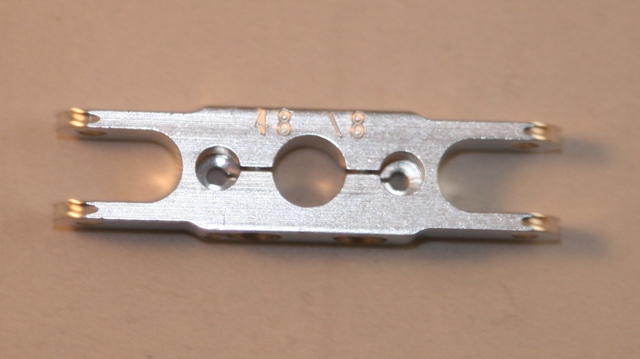 Klemm-Mittelteil 48mm, Bohrung 8mm zu HE Spinner