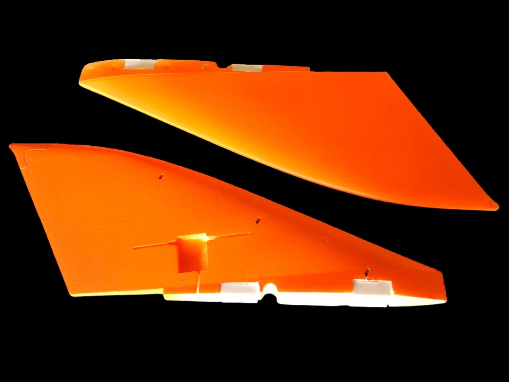 Flex Innovations Pirana Seitenleitwerk Set ohne Ruder Orange