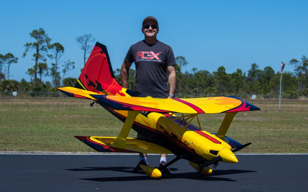 Flex Innovations ULTIMATE 120CC ARF Gelb