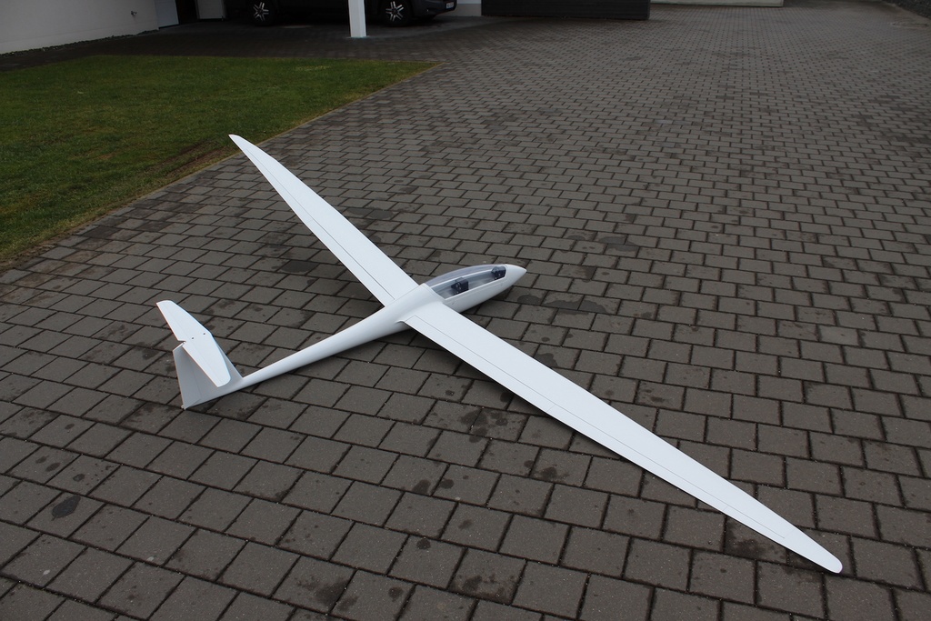 DUO DISCUS carbon 4,44 m, weiß, Flächenunterseite grau, winglets
