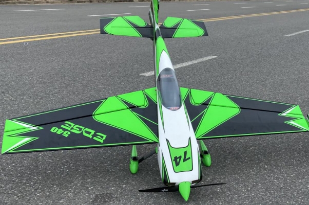 74" Edge 540 ARF - Grün 1,87m