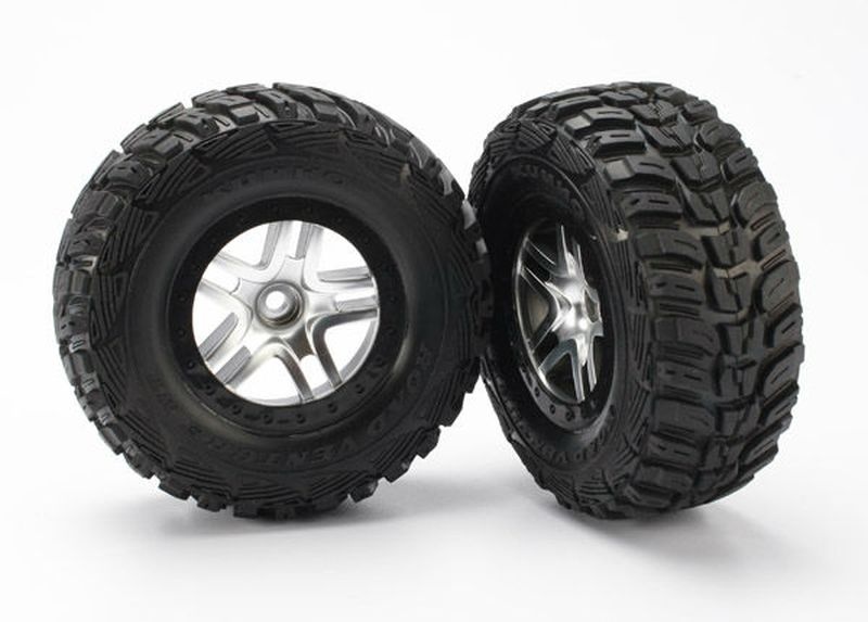 Kumho Reifen auf Felgen satin-chrom/schwarz vorne (2)